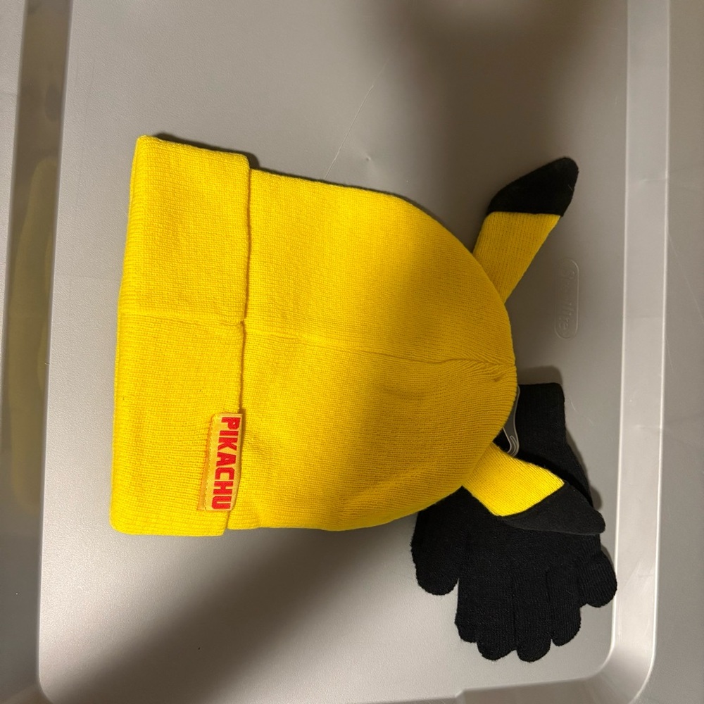 Pikachu Yellow Beanie and Black Gloves Set - Picture 2 of 2